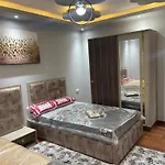 شقق سكنيه رائعه الجمال تطل علي النيل
