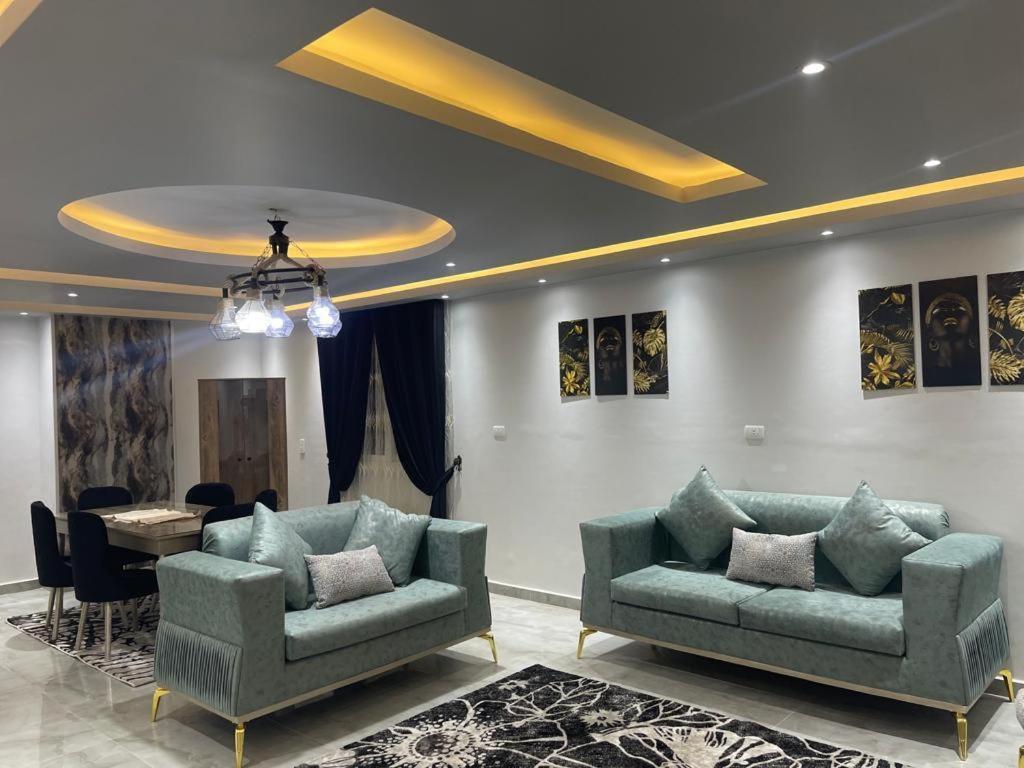 سكنيه رائعه الجمال تطل علي النيل Apartment Cairo