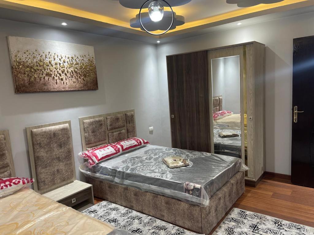 سكنيه رائعه الجمال تطل علي النيل Cairo