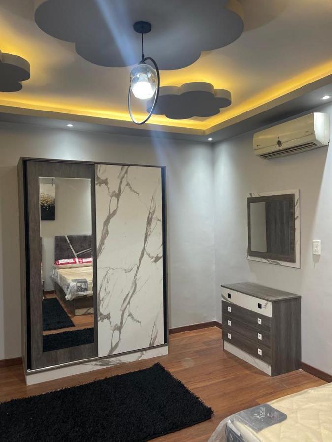 Apartment سكنيه رائعه الجمال تطل علي النيل Cairo