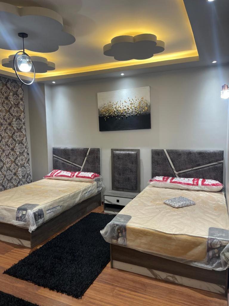 سكنيه رائعه الجمال تطل علي النيل Cairo